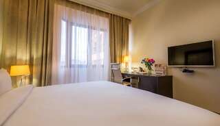 Отель Paris Hotel Yerevan Ереван Стандартный двухместный номер с 1 кроватью-2